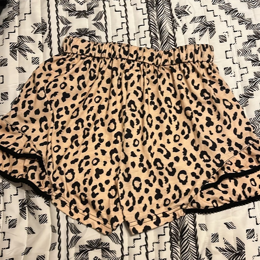 G&E Grace & Emma Leopard Print Shorts Size S - image 8